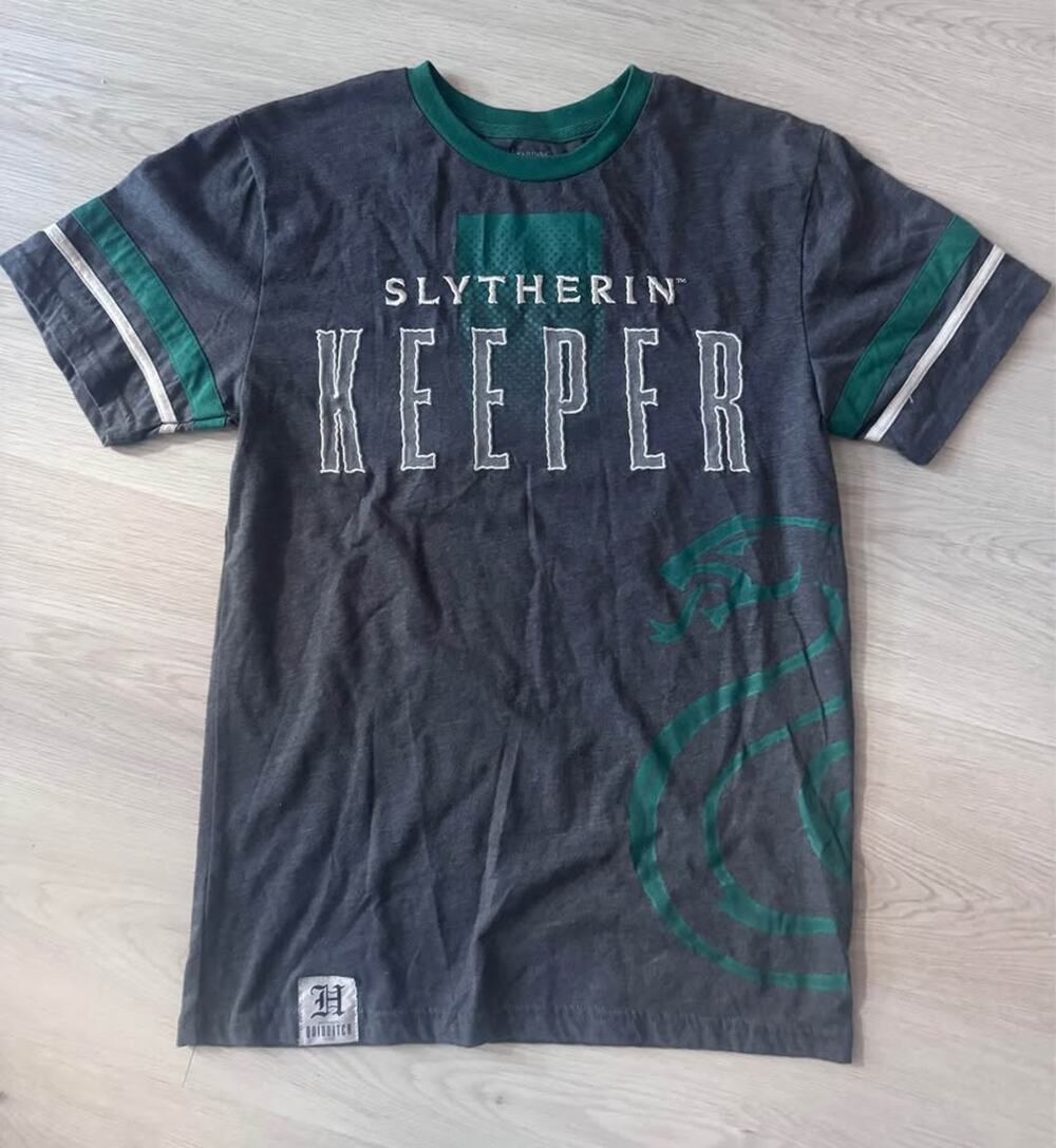 Wizarding World of Harry Potter Adult Small Slytherin Quidditch Keeper T-Shirt